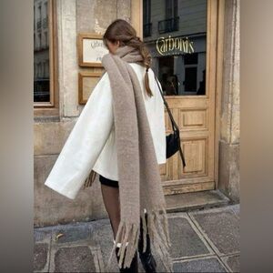 Women’s warm scarf